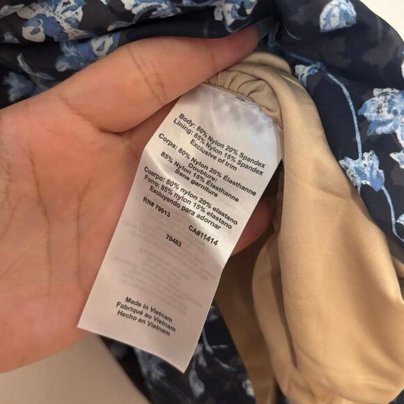 NWT A Pea in the Pod Ruffled Maternity One
Piece Floral Swimsuit Blue Size S - Picture 5 of 6